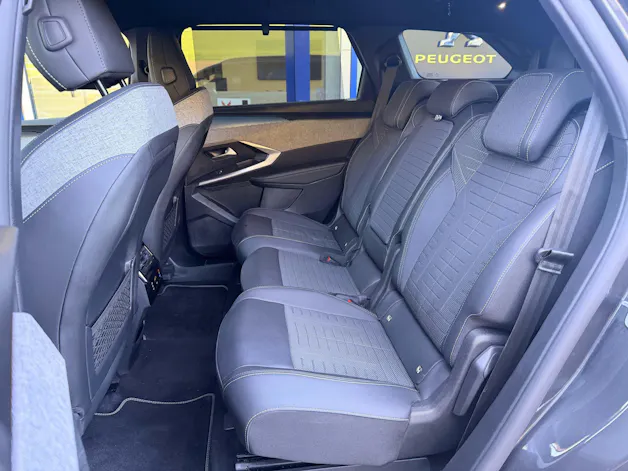 PEUGEOT 5008 1.2 Hybrid GT *5 Jahre Werksgarrantie*