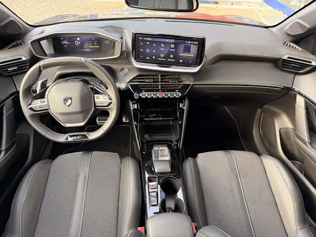 PEUGEOT 208 1.2 Hybrid 145 GT 5 Jahre Garantie
