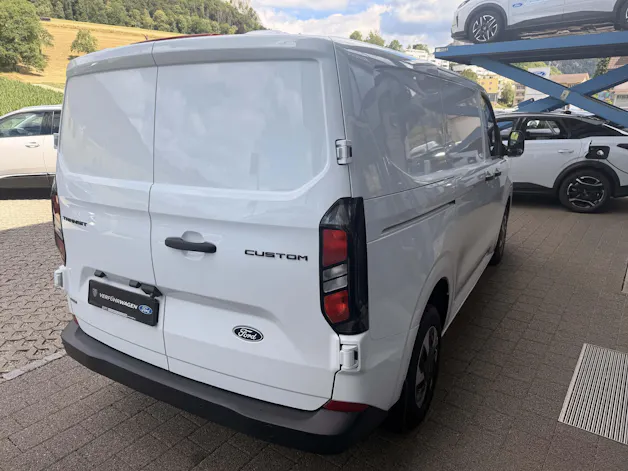 FORD Transit C Van 320 L1 2.5 Duratec 233 Trend PHEV