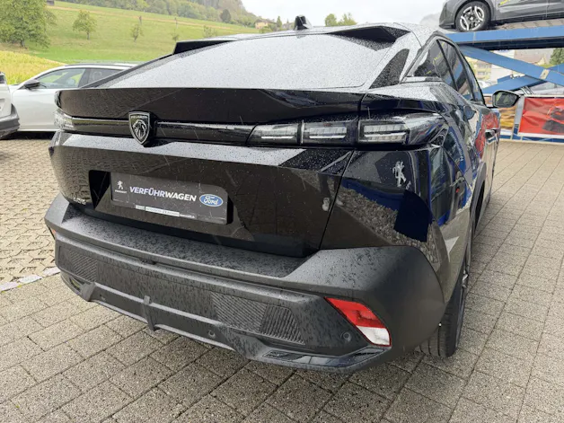 PEUGEOT 408 1.2 Hybrid Allure *5 Jahre Garantie*