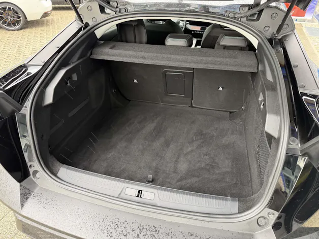 PEUGEOT 408 1.2 Hybrid Allure *5 Jahre Garantie*
