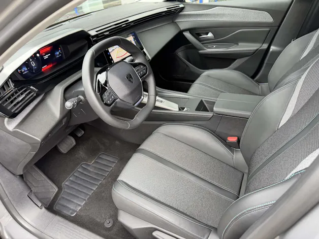 PEUGEOT 408 1.2 Hybrid Allure *5 Jahre Garantie*