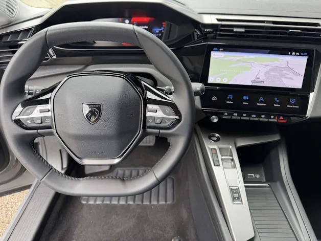 PEUGEOT 408 1.2 Hybrid Allure *5 Jahre Garantie*