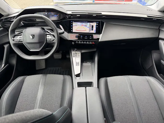 PEUGEOT 408 1.2 Hybrid Allure *5 Jahre Garantie*