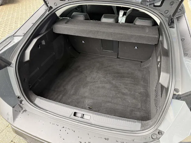 PEUGEOT 408 1.2 Hybrid Allure *5 Jahre Garantie*