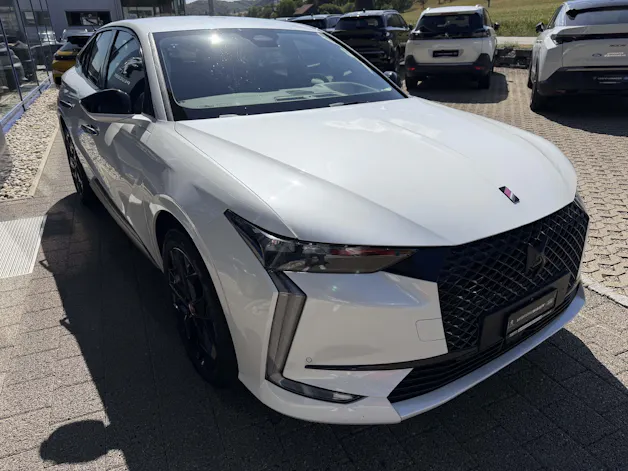 DS 4 1.6 E-Tense Performance Line