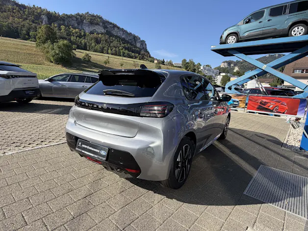 PEUGEOT 208 1.2 Hybrid Allure 5 Jahre Garantie