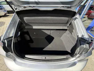 PEUGEOT 208 1.2 Hybrid Allure 5 Jahre Garantie