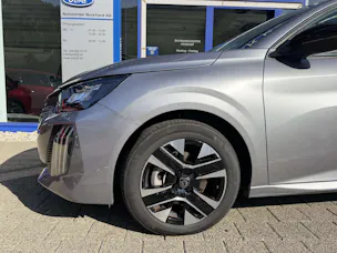 PEUGEOT 208 1.2 Hybrid Allure 5 Jahre Garantie