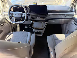 FORD Tourneo C Bus 340 L1 2.5 Duratec 233 Titanium PHEV 9 Plätzer