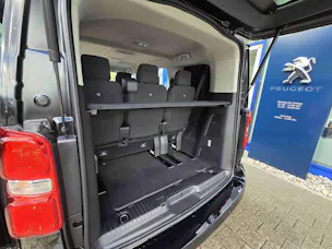 PEUGEOT Traveller Standard 2.2 BlueHDi 180  Family Edition S/S