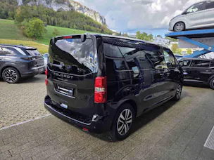 PEUGEOT Traveller Standard 2.2 BlueHDi 180  Family Edition S/S