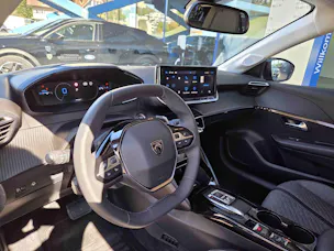 PEUGEOT 208 1.2 Hybrid Allure Premium