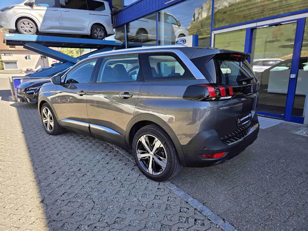 PEUGEOT 5008 1.5 BlueHDi Allure 7-Plätzer