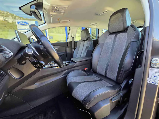 PEUGEOT 5008 1.5 BlueHDi Allure 7-Plätzer