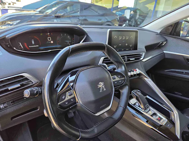 PEUGEOT 5008 1.5 BlueHDi Allure 7-Plätzer