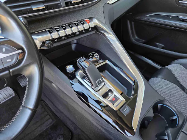 PEUGEOT 5008 1.5 BlueHDi Allure 7-Plätzer