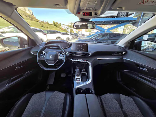PEUGEOT 5008 1.5 BlueHDi Allure 7-Plätzer