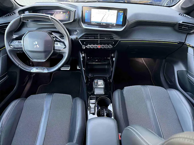 PEUGEOT 208 e-GT