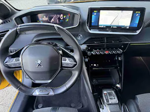 PEUGEOT 208 e-GT