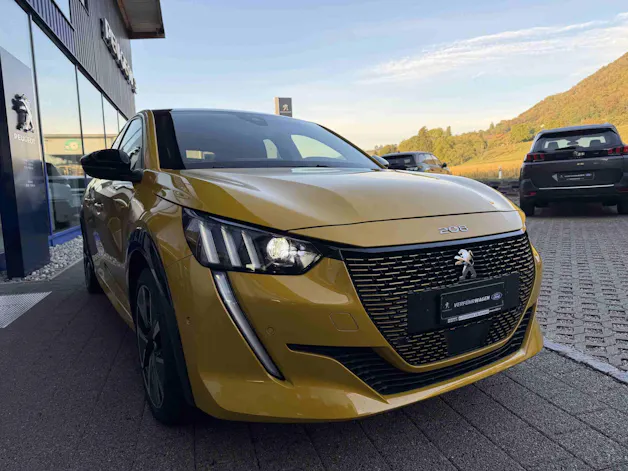 PEUGEOT 208 e-GT