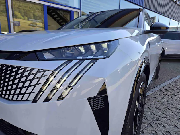 PEUGEOT 3008 e-GT