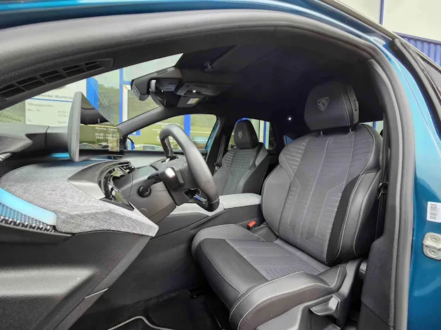 PEUGEOT 3008 1.2 Hybrid GT