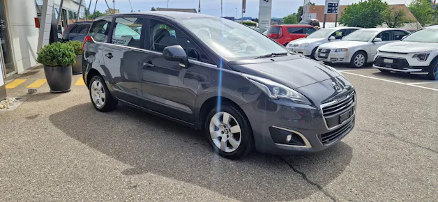PEUGEOT 5008 1.2 PureTech Sensation