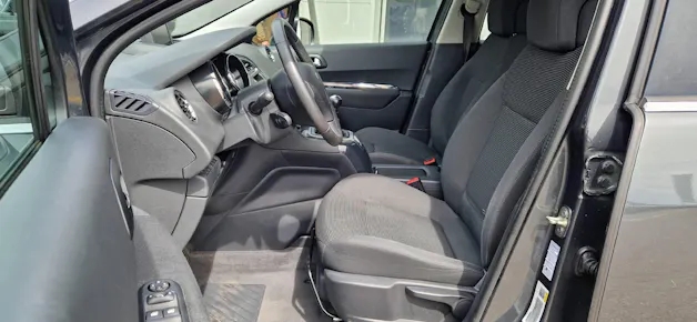 PEUGEOT 5008 1.2 PureTech Sensation