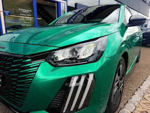 PEUGEOT 208 1.2 Hybrid Envy