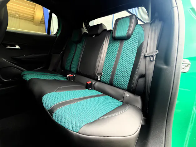 PEUGEOT 208 1.2 Hybrid Envy