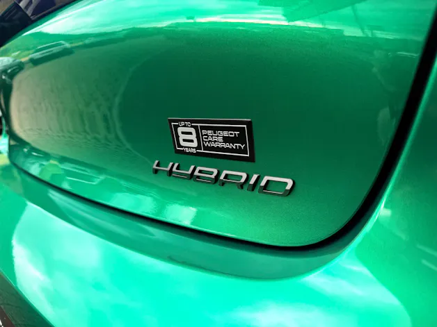 PEUGEOT 208 1.2 Hybrid Envy