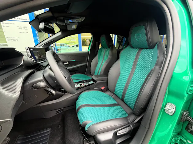 PEUGEOT 208 1.2 Hybrid Envy