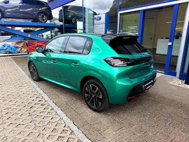 PEUGEOT 208 1.2 Hybrid Envy