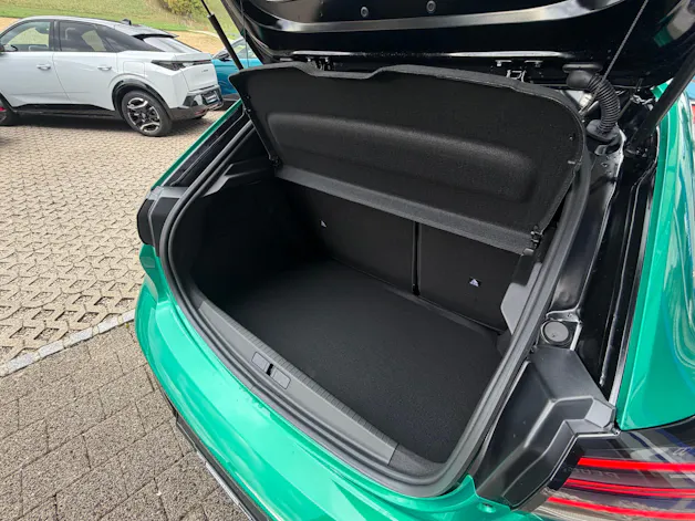 PEUGEOT 208 1.2 Hybrid Envy