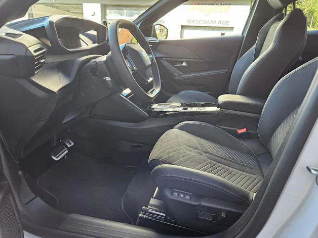 PEUGEOT 208 1.2 Hybrid 145 GT Exclusive