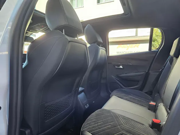PEUGEOT 208 1.2 Hybrid 145 GT Exclusive