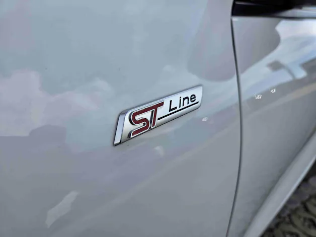 FORD Kuga 2.5 Hybrid ST-Line X 4x4