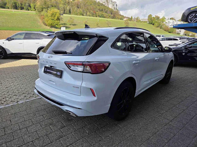 FORD Kuga 2.5 Hybrid ST-Line X 4x4