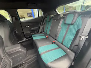 PEUGEOT 2008 1.2 Hybrid Envy