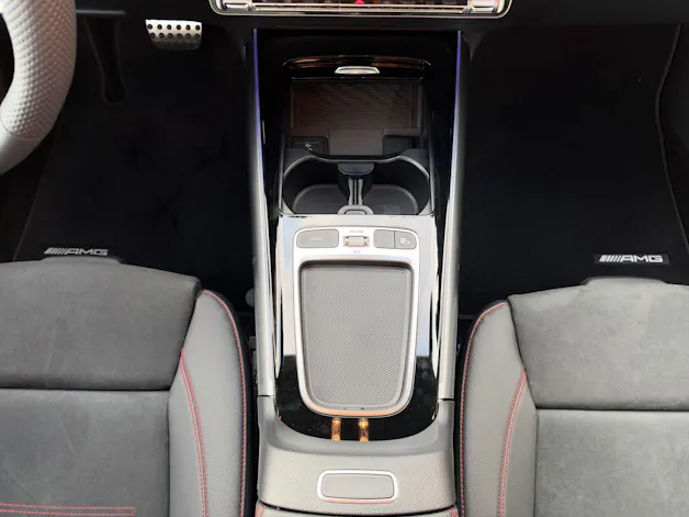 MERCEDES-BENZ GLA-Klasse H247 GLA 250 Swiss Star AMG Line 4matic