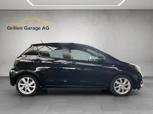 Toyota Yaris 1.5 VVT-i HSD Sol