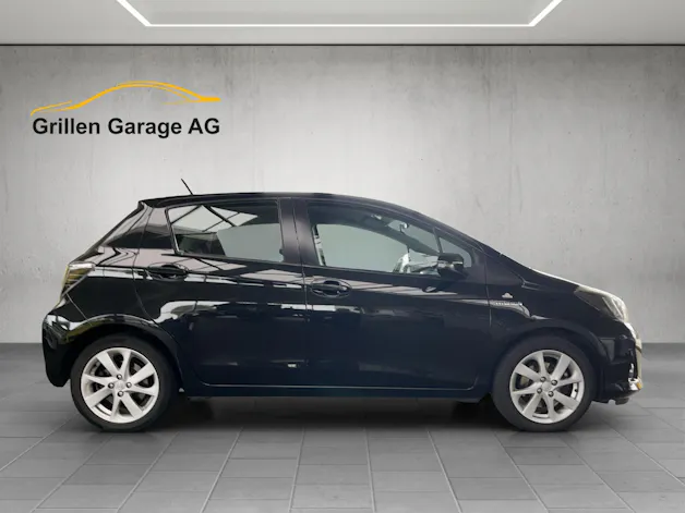 Toyota Yaris 1.5 VVT-i HSD Sol