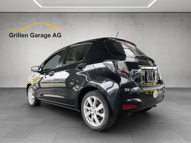 Toyota Yaris 1.5 VVT-i HSD Sol