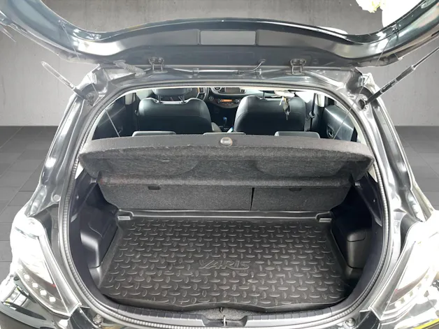 Toyota Yaris 1.5 VVT-i HSD Sol