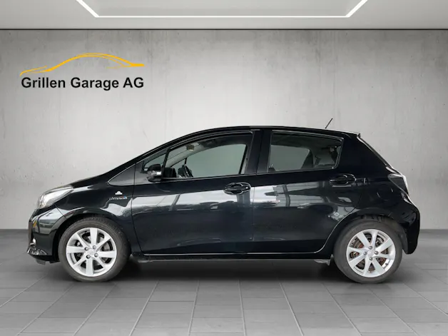Toyota Yaris 1.5 VVT-i HSD Sol