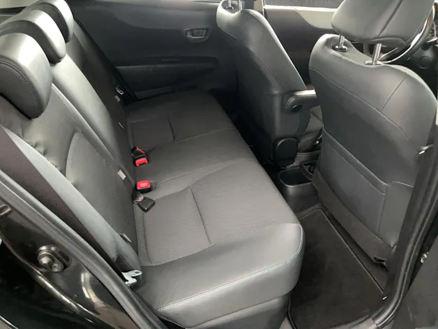 Toyota Yaris 1.5 VVT-i HSD Sol