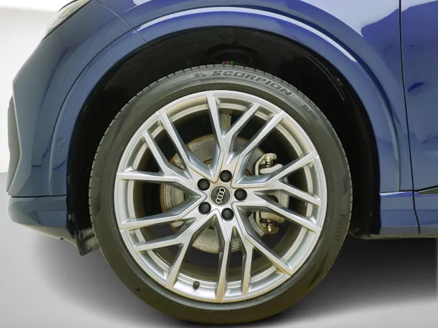 AUDI Q4 e-tron 55 S line quattro