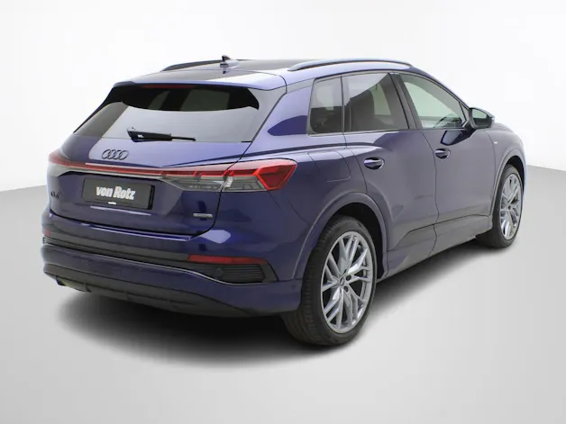 AUDI Q4 e-tron 55 S line quattro