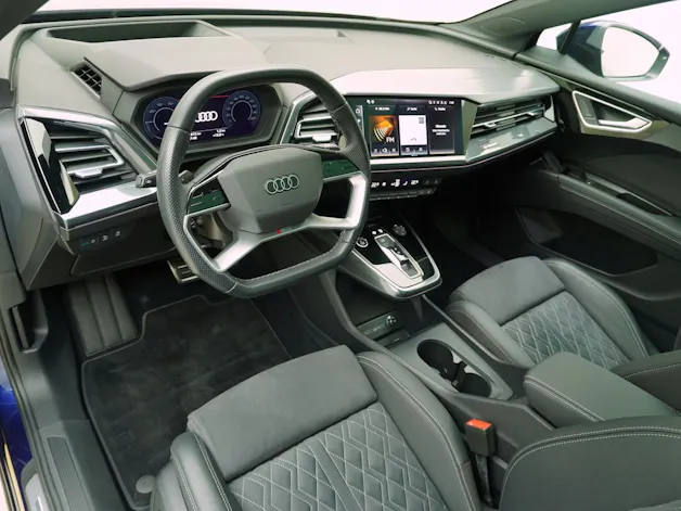 AUDI Q4 e-tron 55 S line quattro